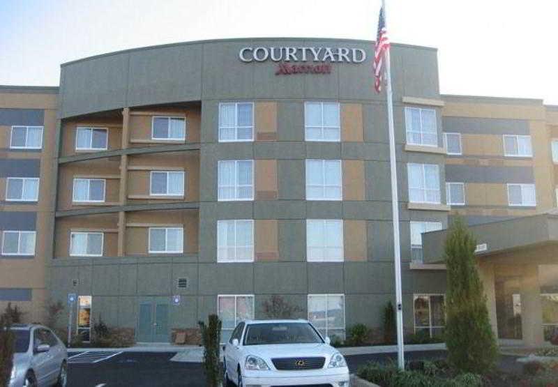 Courtyard Atlanta Mcdonough Hotel Exterior photo